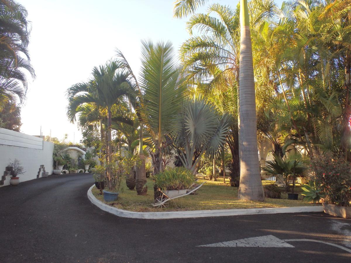 Hotel Residence Le Phoenix Saint Pierre Exterior foto