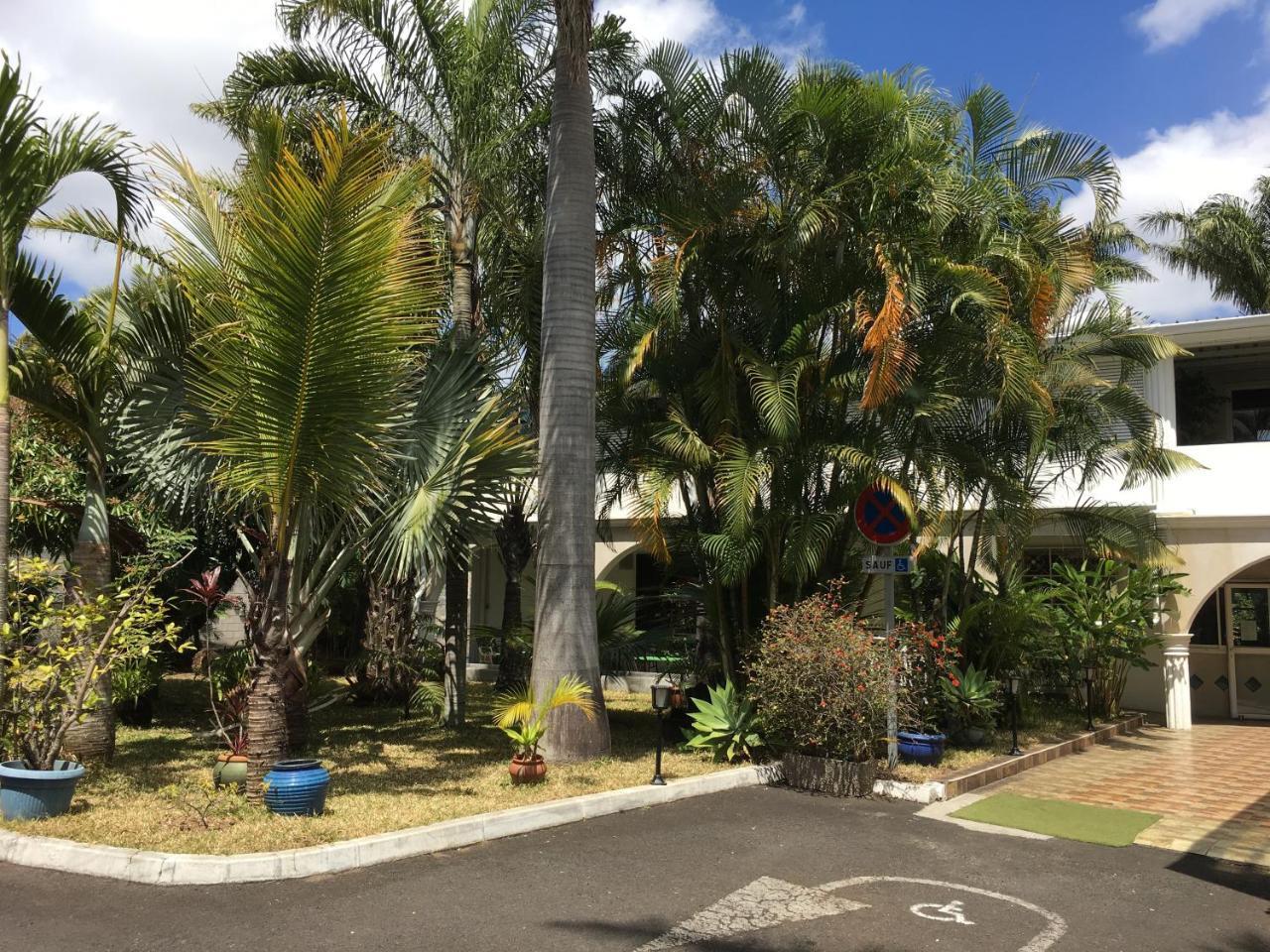Hotel Residence Le Phoenix Saint Pierre Exterior foto